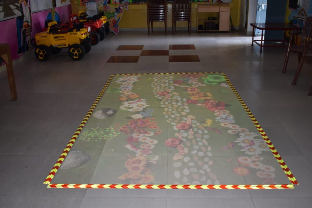 FLOOR PROJECTION